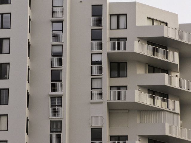 津幡町の自然と共生する平屋暮らしに見る伝統と現代の融合と魅力
